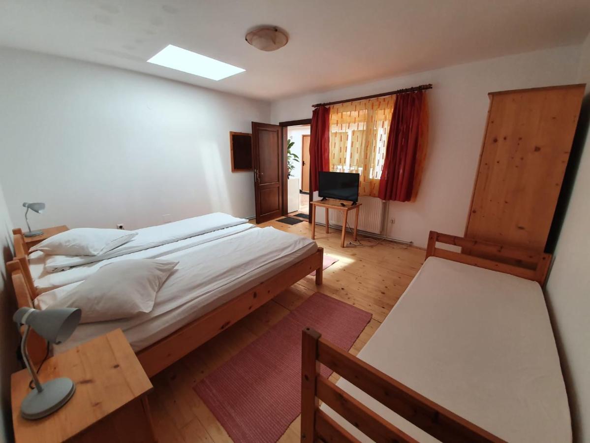 Отель Casa Terezia Брашов Экстерьер фото